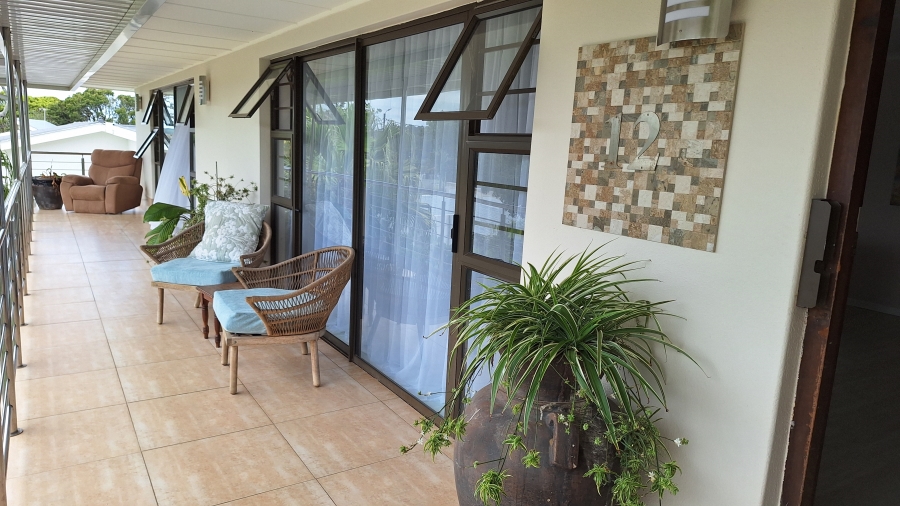 6 Bedroom Property for Sale in Gonubie Eastern Cape